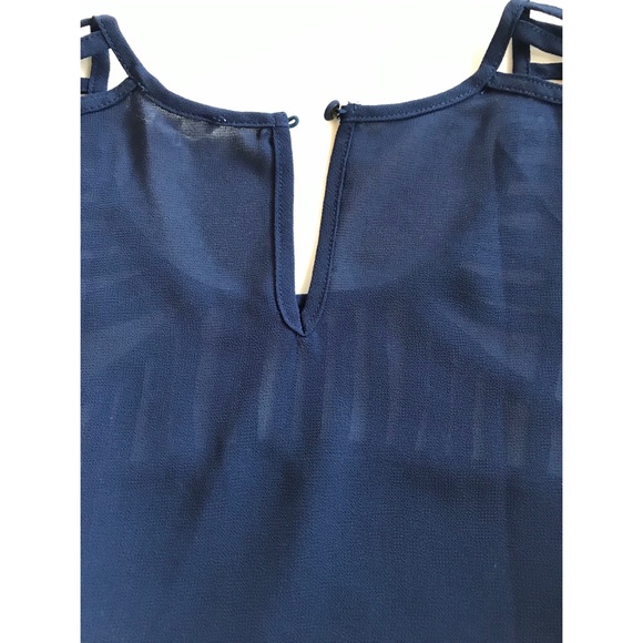 Mine Women’s Navy Sheer Cutout Sleeveless Top   Medium - Picture 2 of 5
